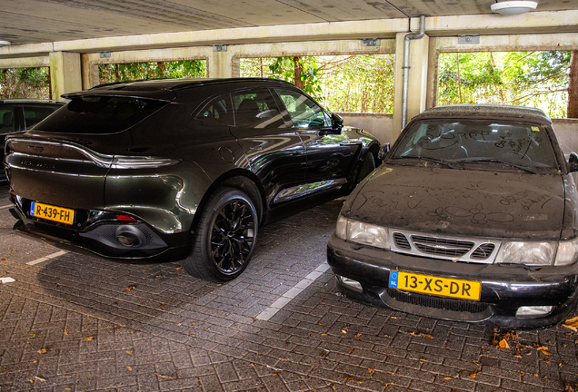 Aston Martin DBX