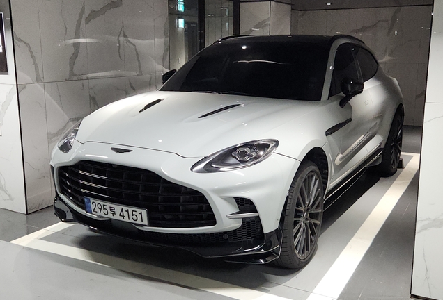 Aston Martin DBX707