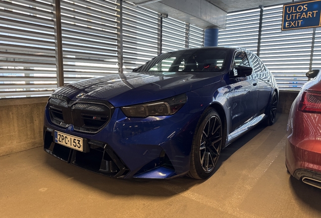 BMW M5 G90