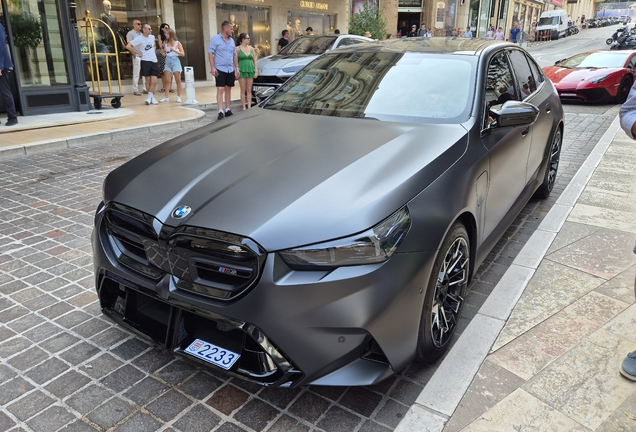 BMW M5 G90