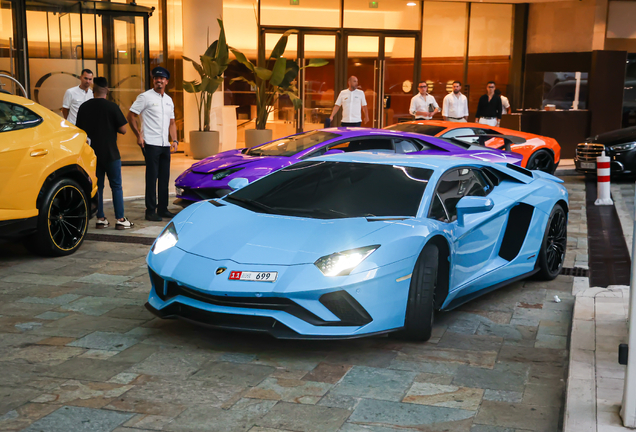 Lamborghini Aventador S LP740-4