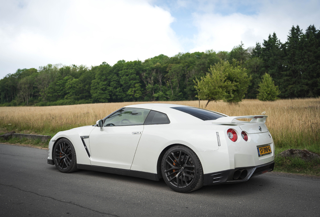 Nissan GT-R 2011