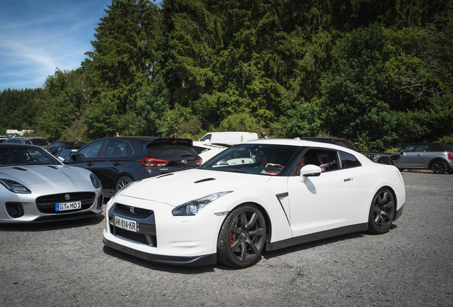 Nissan GT-R