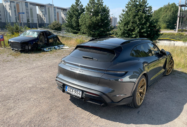 Porsche Taycan Turbo S Cross Turismo