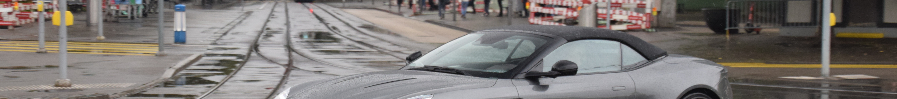 Aston Martin DB12 Volante