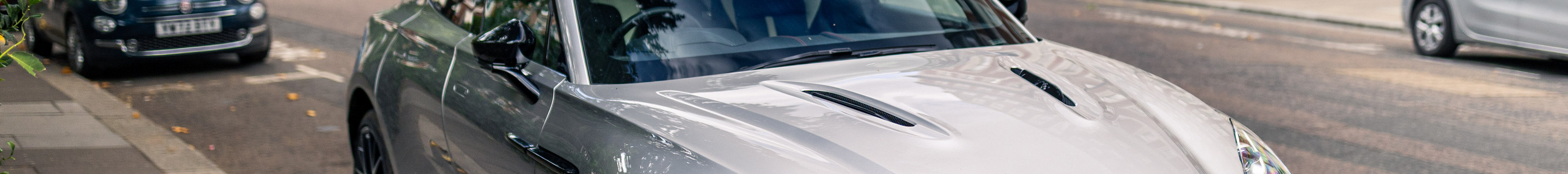 Aston Martin DBX707