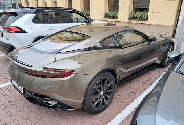 Aston Martin DB11
