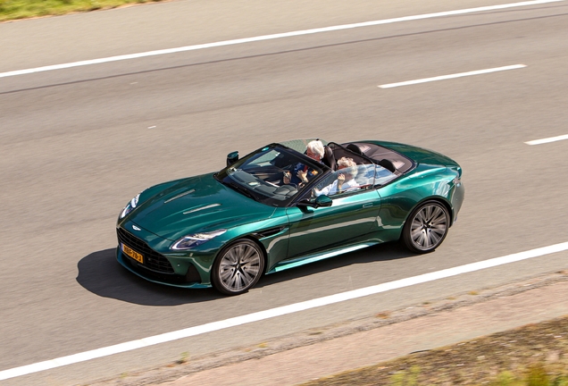 Aston Martin DB12 Volante