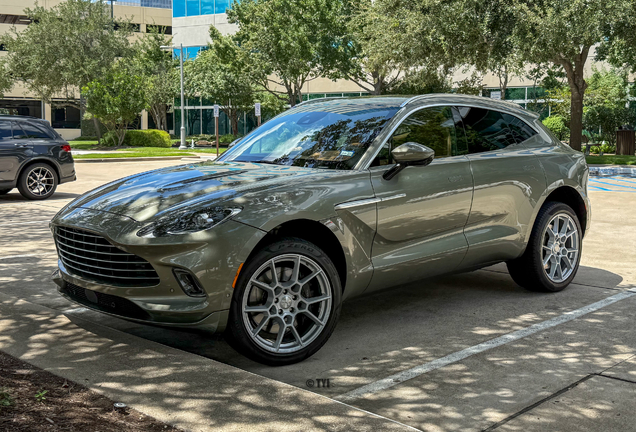 Aston Martin DBX