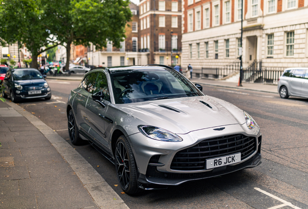 Aston Martin DBX707
