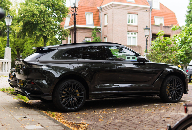 Aston Martin DBX707