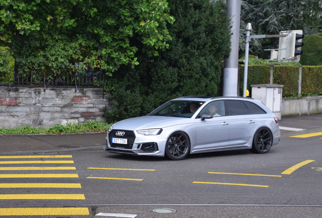 Audi RS4 Avant B9
