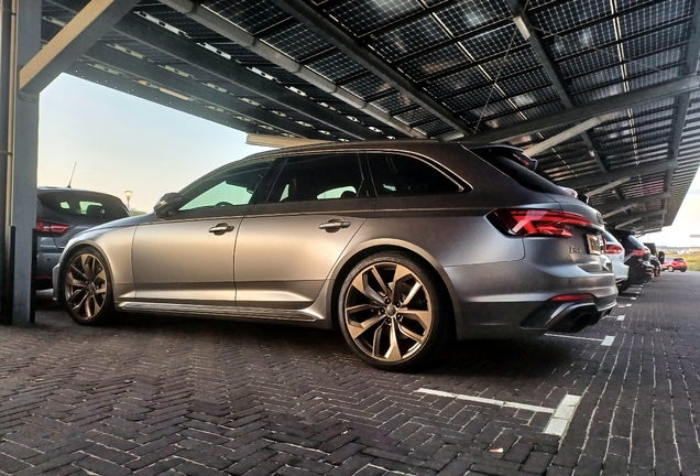 Audi RS4 Avant B9