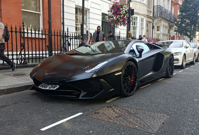 Lamborghini Aventador LP750-4 SuperVeloce Roadster