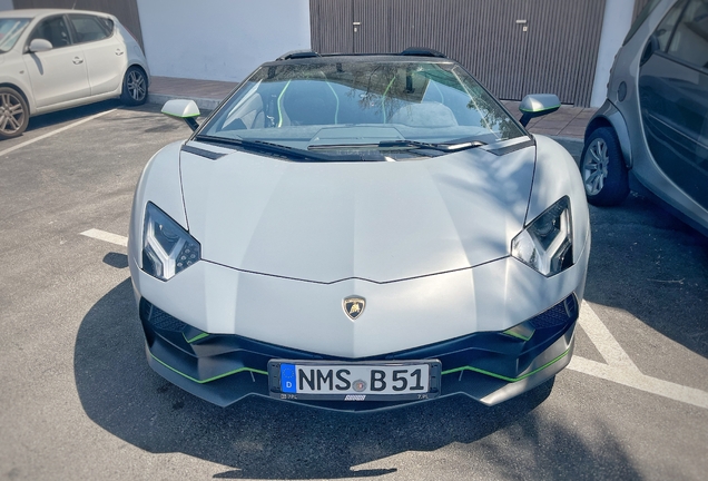 Lamborghini Aventador LP780-4 Ultimae Roadster