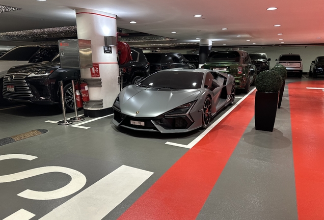 Lamborghini Revuelto