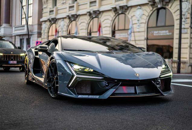 Lamborghini Revuelto