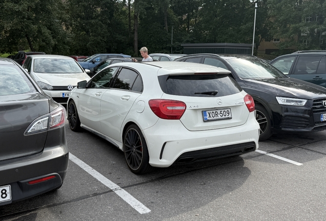 Mercedes-AMG A 45 W176 2015