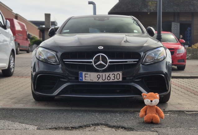 Mercedes-AMG E 63 S W213