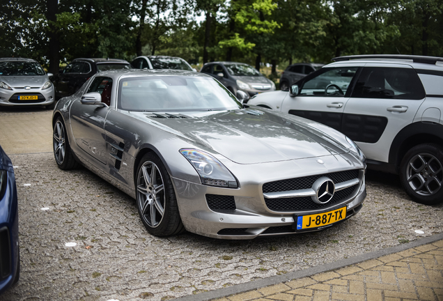 Mercedes-Benz SLS AMG