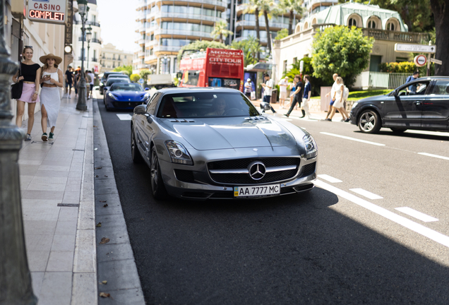 Mercedes-Benz SLS AMG