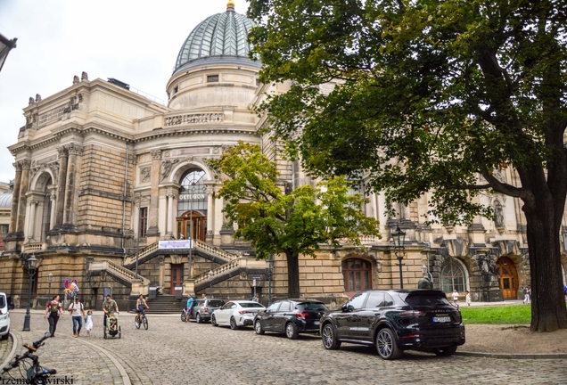 Porsche Cayenne Turbo S E-Hybrid