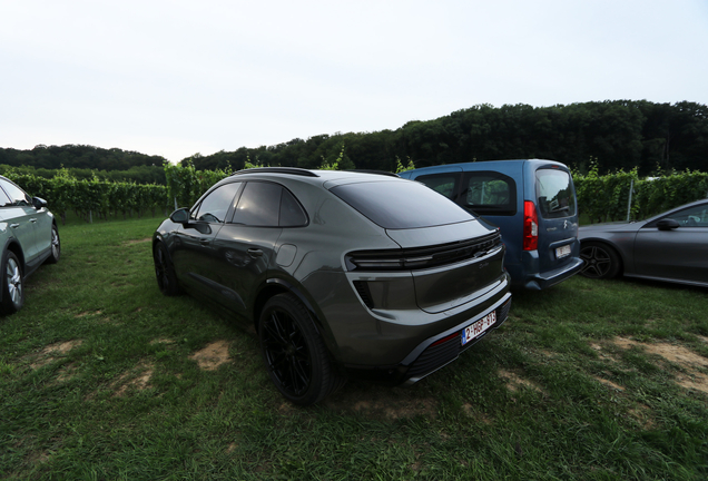 Porsche Macan EV Turbo