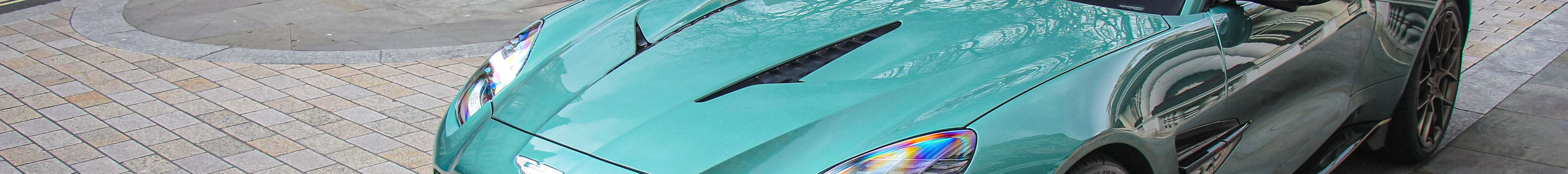 Aston Martin Vanquish 2025