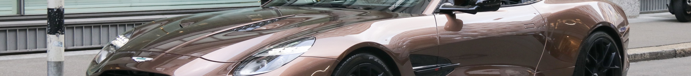 Aston Martin Vanquish 2025