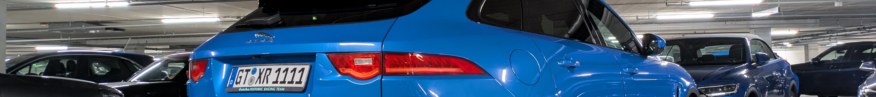 Jaguar F-PACE SVR