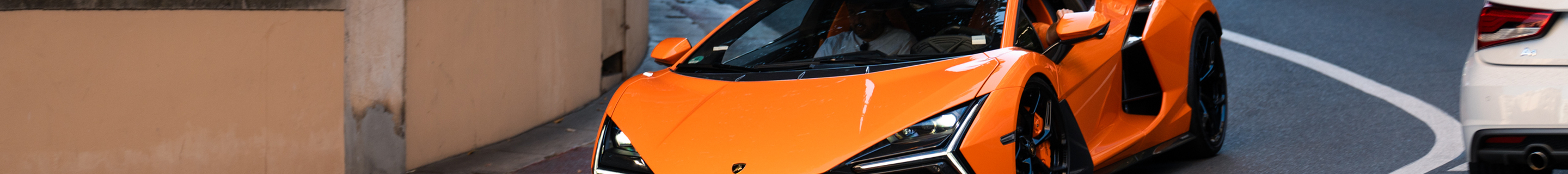 Lamborghini Revuelto