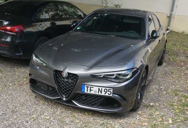 Alfa Romeo Giulia Quadrifoglio 2023
