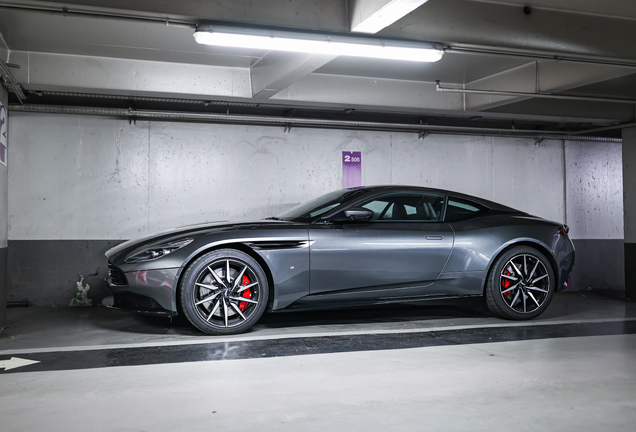 Aston Martin DB11