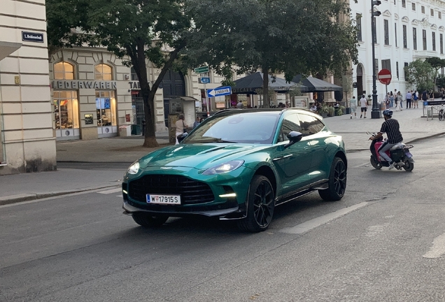 Aston Martin DBX707