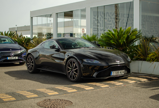 Aston Martin V8 Vantage 2018