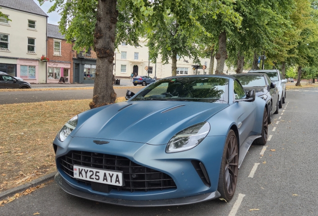Aston Martin V8 Vantage Roadster 2025