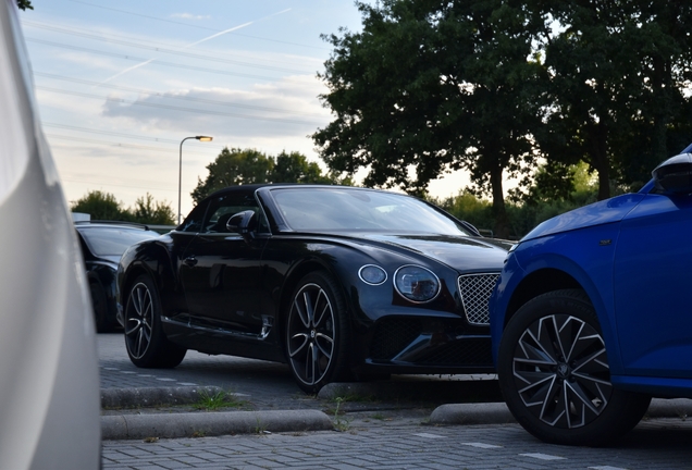 Bentley Continental GTC 2019