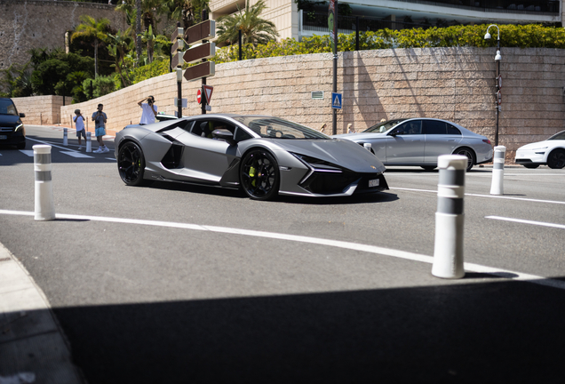 Lamborghini Revuelto