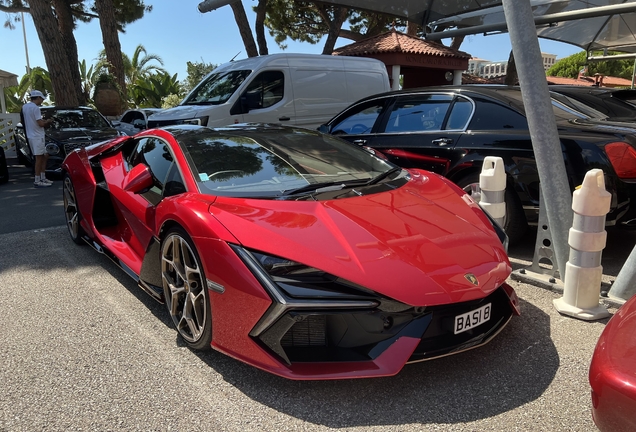 Lamborghini Revuelto