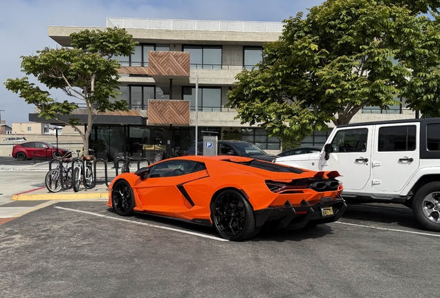 Lamborghini Revuelto