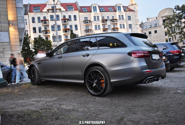 Mercedes-AMG Brabus E B40-700 Estate S213 2021