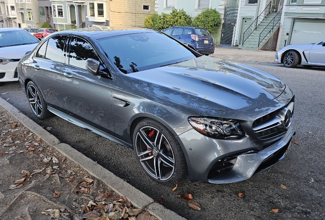 Mercedes-AMG E 63 S W213