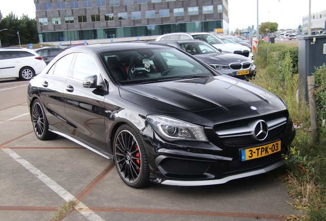 Mercedes-Benz CLA 45 AMG C117