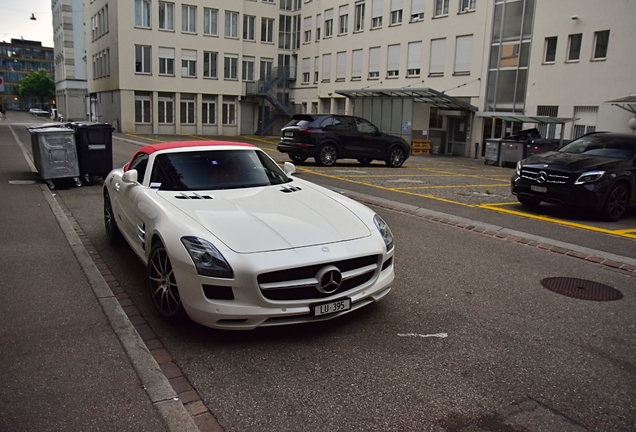 Mercedes-Benz SLS AMG Roadster