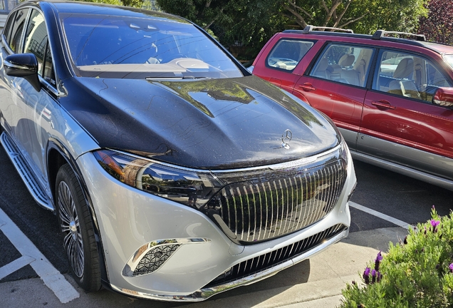 Mercedes-Maybach EQS 680 SUV