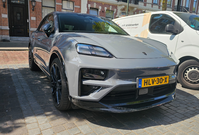 Porsche Macan EV Turbo