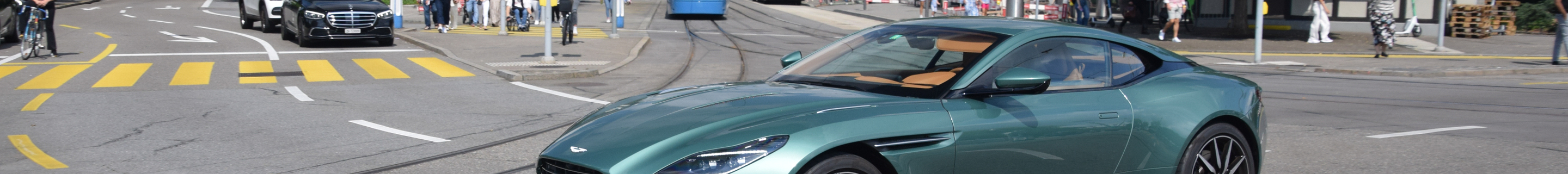 Aston Martin DB11 AMR