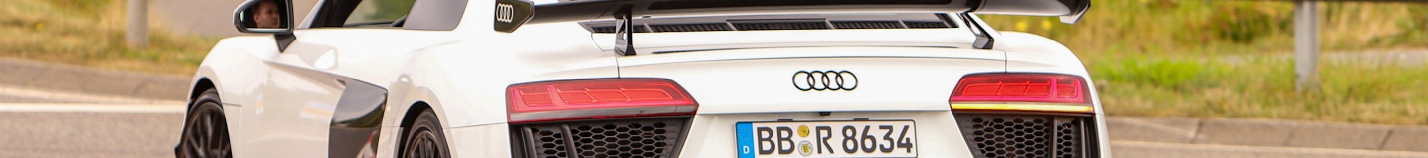 Audi R8 V10 Plus 2015