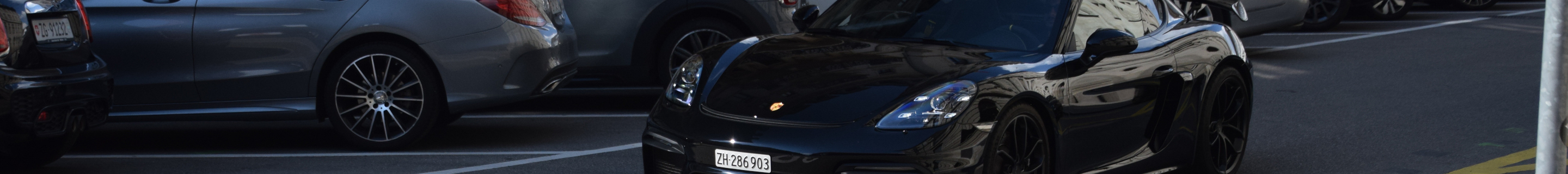Porsche 718 Cayman GT4
