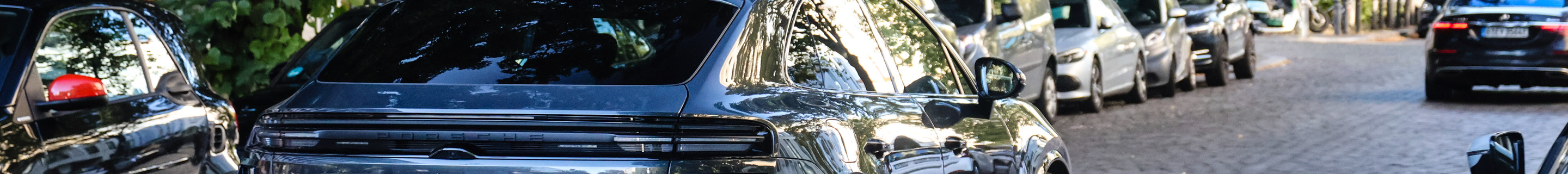 Porsche Macan EV Turbo